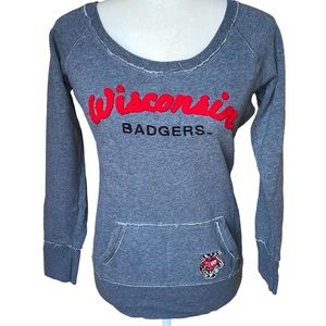 Campus Heritage Wisconsin Badger Embroidered sweatshirt with pockets Size:Small